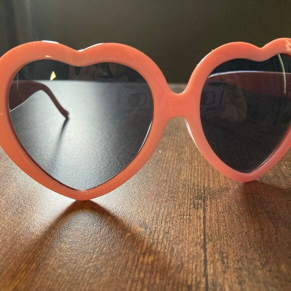 Unbranded Light Pink Women's Heart-Shaped Sunglasses with Gray Lenses - Picture 4 of 6
